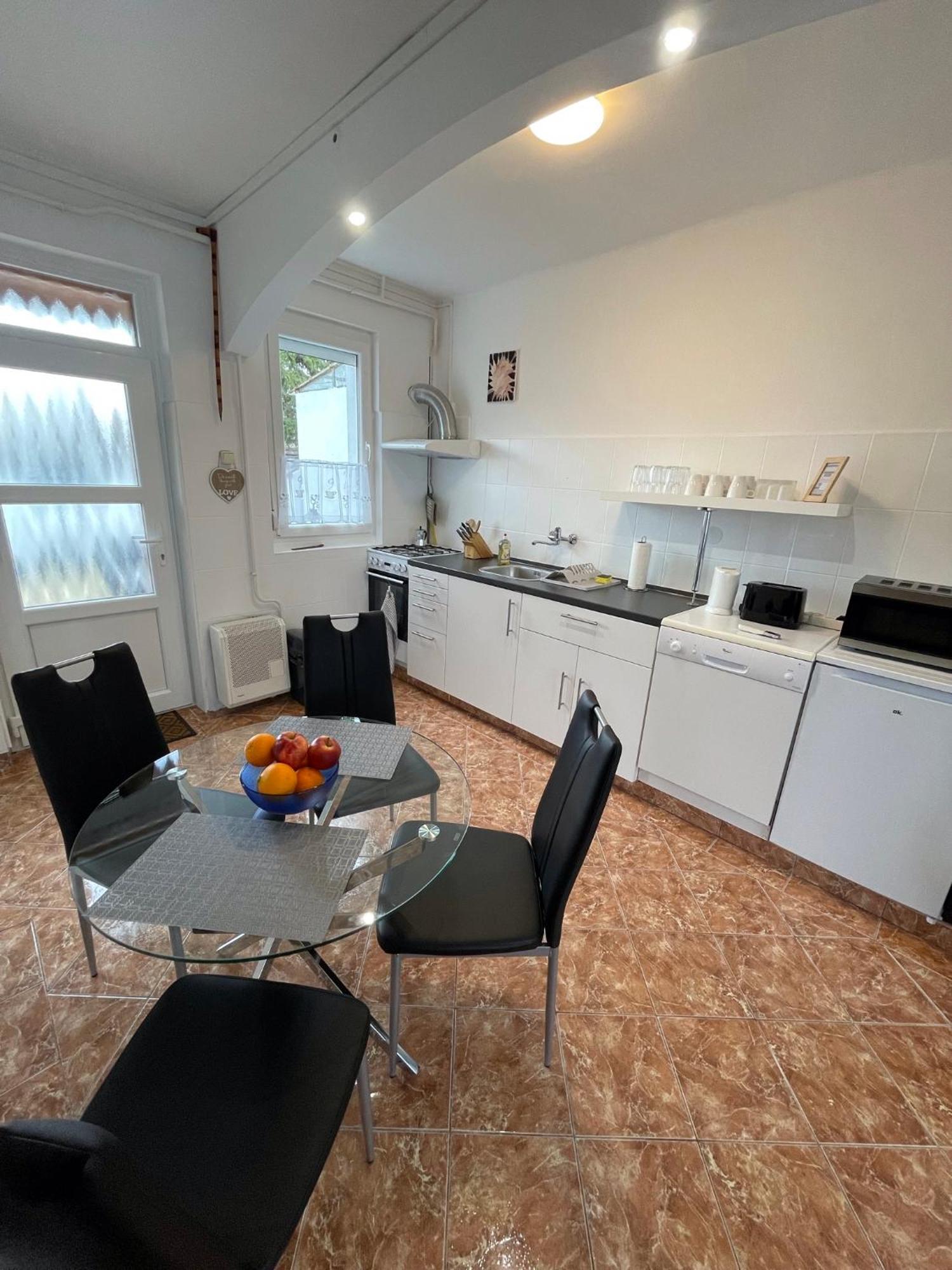Var-Lak Apartman Balatonfůzfő Eksteriør billede